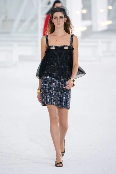 Look 17